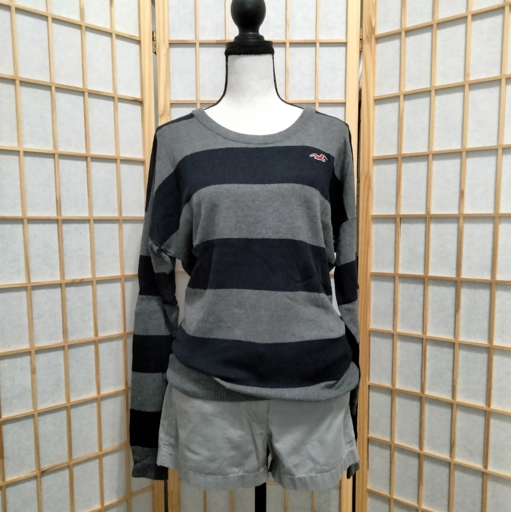 Hollister Women's XL Crew neck Sweater